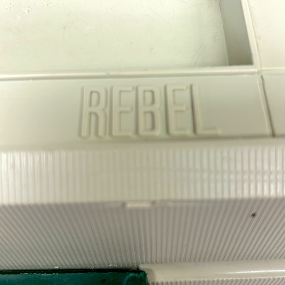 Vintage REBEL 510 retro fishing tackle box - Picture 2 of 8
